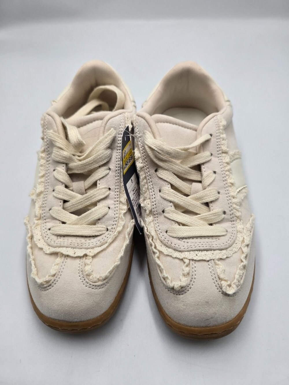 Universal Thread Sneaker